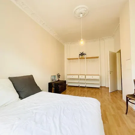 Appartement Stilvolle Altbauwohnung Am Rande Der Dresdner Neustadt